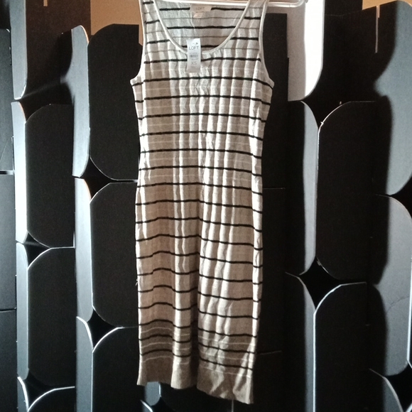 Dress - Picture 2 of 6